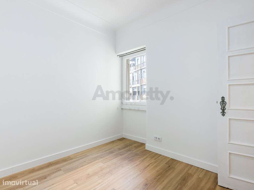 T4 Remodelado com Terraço em Pleno Coração de Arroios-25