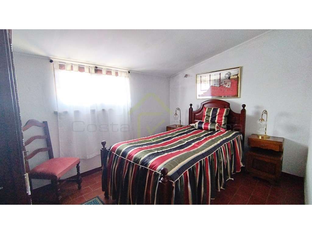 Moradia T2+2 a minutos das praias de Santa Cruz, Santa Rita e Porto...-18