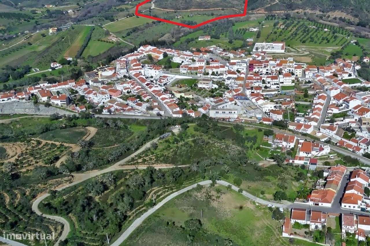 S. Marcos da Serra: Prédio misto com 10 Hectares - Ruína e anexos, con - Grande imagem: 4/46