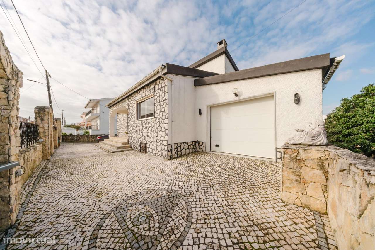 Moradia Independente T4 com Lote de 1.000 m2 em Fernão Ferro-1