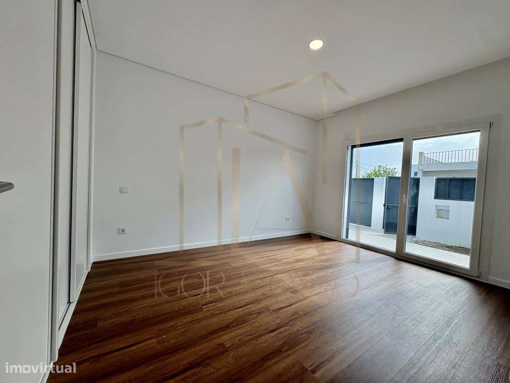 Moradia Térrea T4, com 4 Suites - Pronta a Escriturar-23