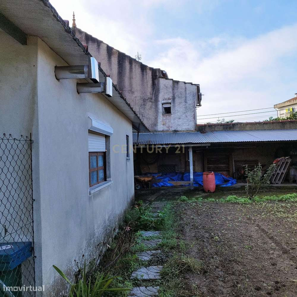 Moradia antiga + terreno envolvente - Centro da vila de Sangalhos - An-29