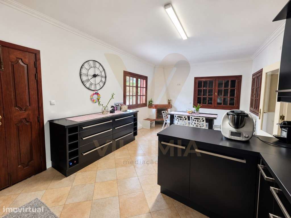 Moradia T4 c/ Jardim | Rebordões Santa Maria - Ponte de Lima-3