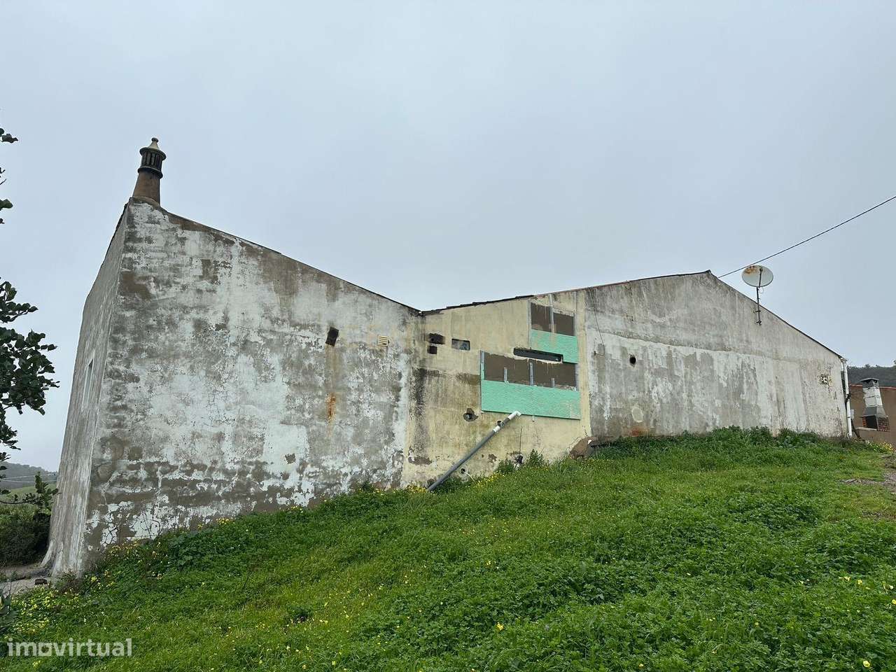 Casa geminada T2 para renovar em Casinha (Alte) - Grande imagem: 2/41
