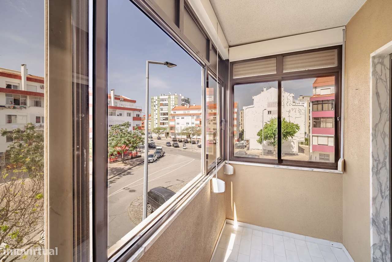 Apartamento T3 em Amora, Seixal - Oportunidade Única!-19