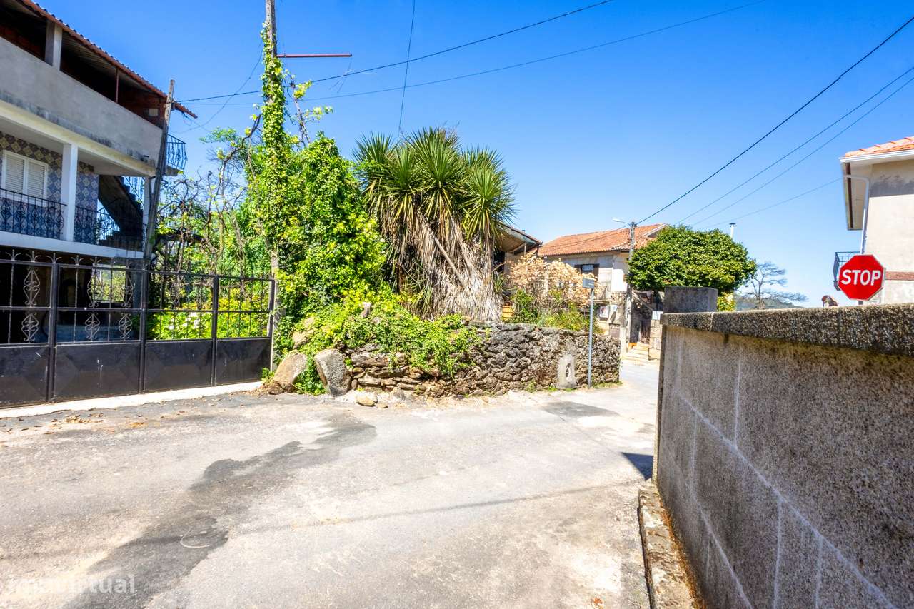 Casa para reabilitar em Arco de Baúlhe – Oportunidade única - Grande imagem: 2/27