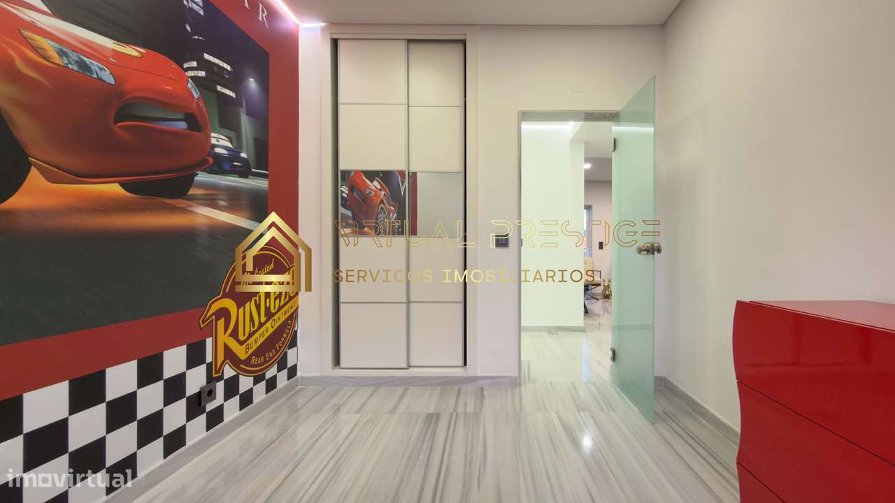 Moradia T4 Remodelada com Piscina em Belverde-21