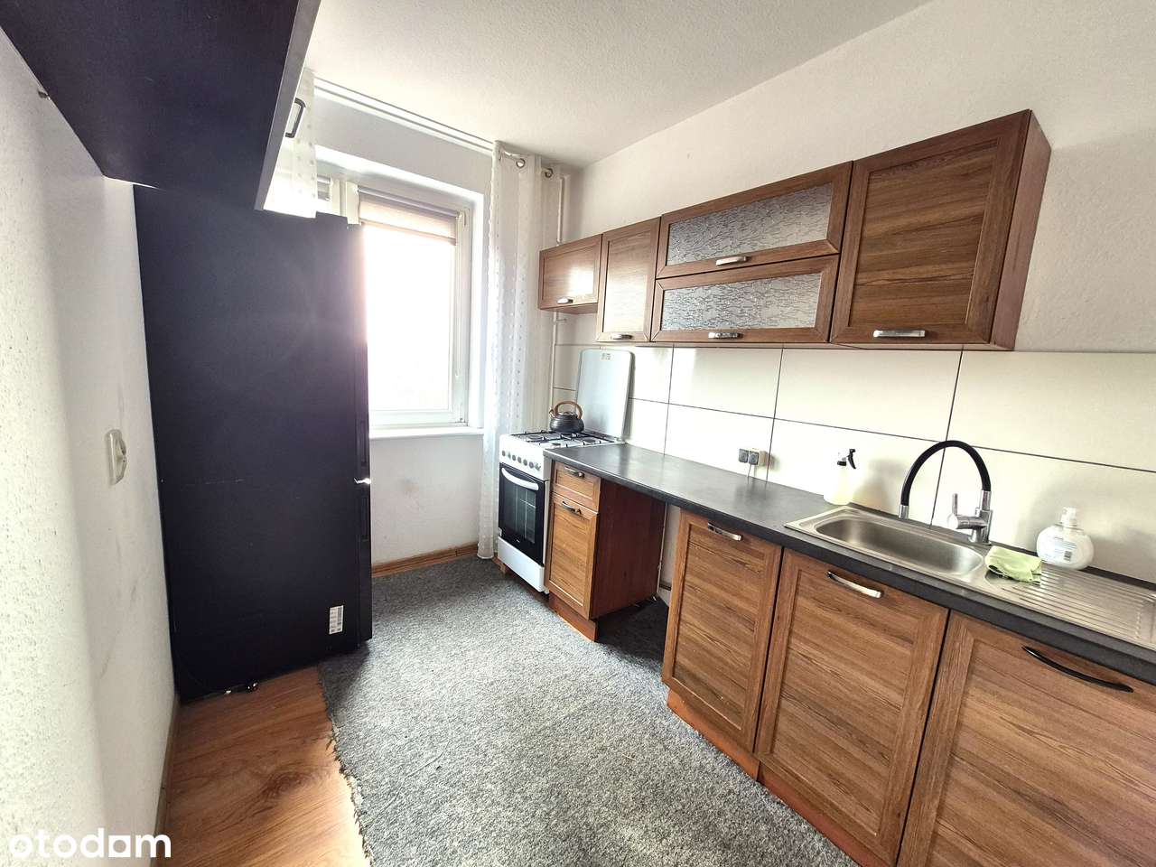 2pokoje, 42,42m2, balkon.-0