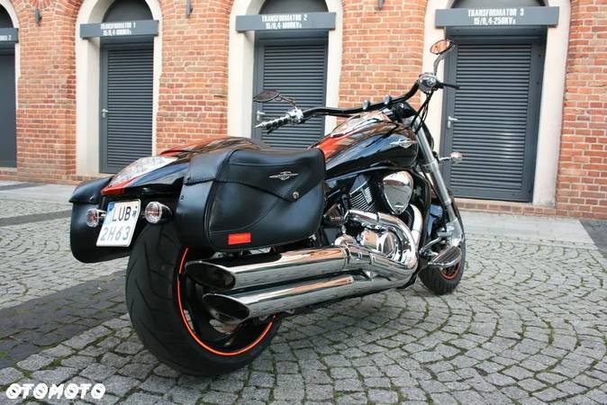 Suzuki Intruder - 10