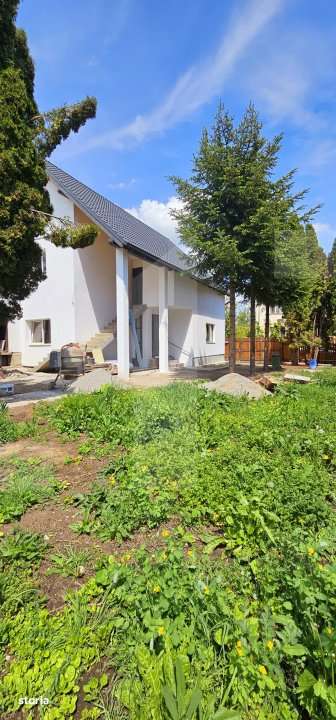 Casa spatioasa, de vanzare, cu 10 camere, 200 mp, zona semicentrala - Imagine principală: 3/15