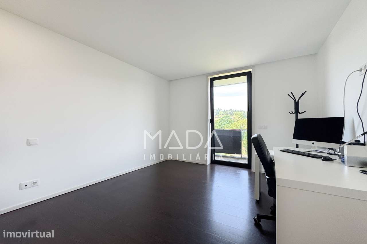 Apart. de luxo T3 (último piso) c/vistas p/Castelo de Guimarães-25