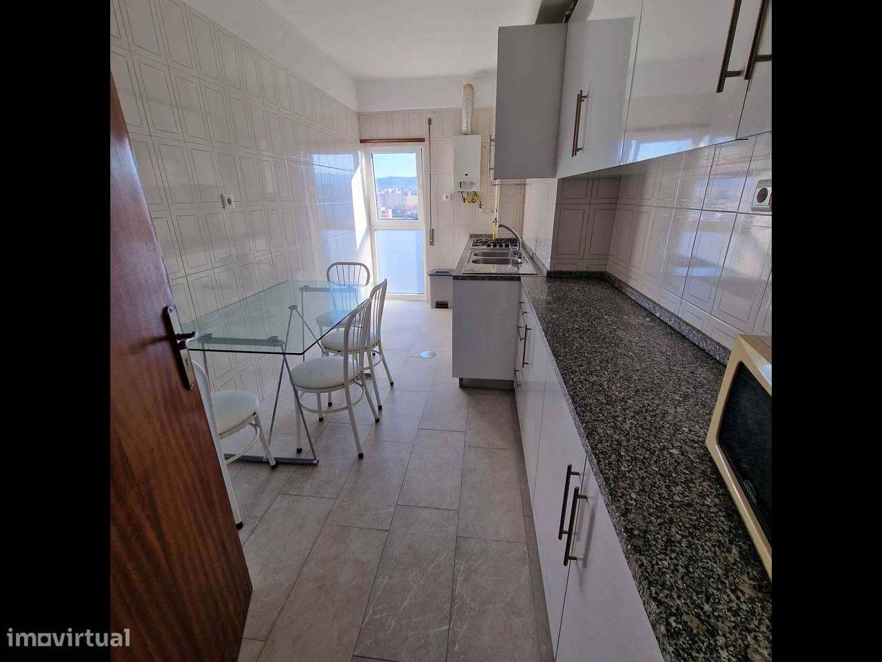Alugo Apartamento T2 Mobilado - Grande imagem: 4/13