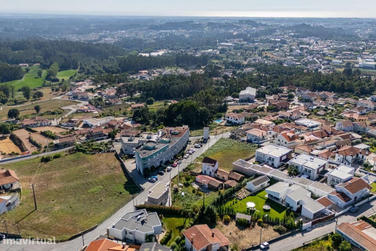 Moradias + Terreno com área total de 3.082 m2 com Potencial de Constru-6