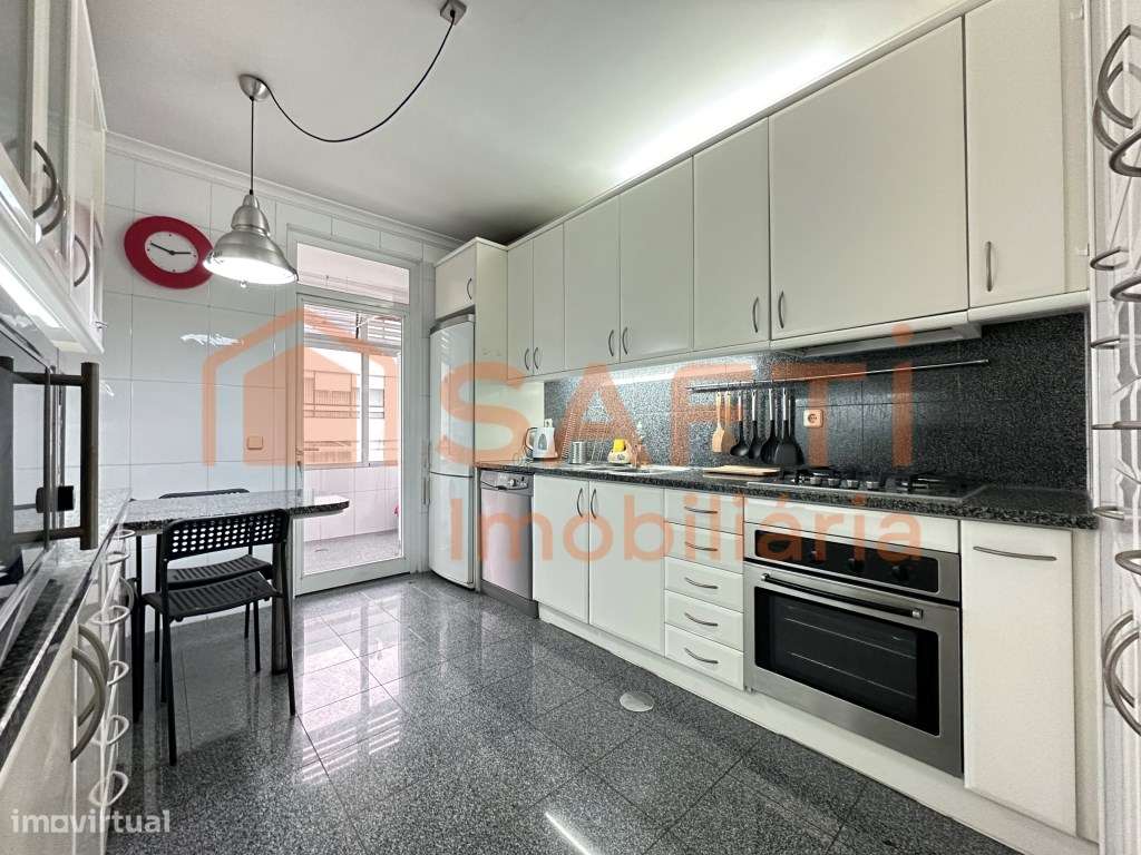 T2 Junto ao Hospital S. João e faculdades - Grande imagem: 5/18