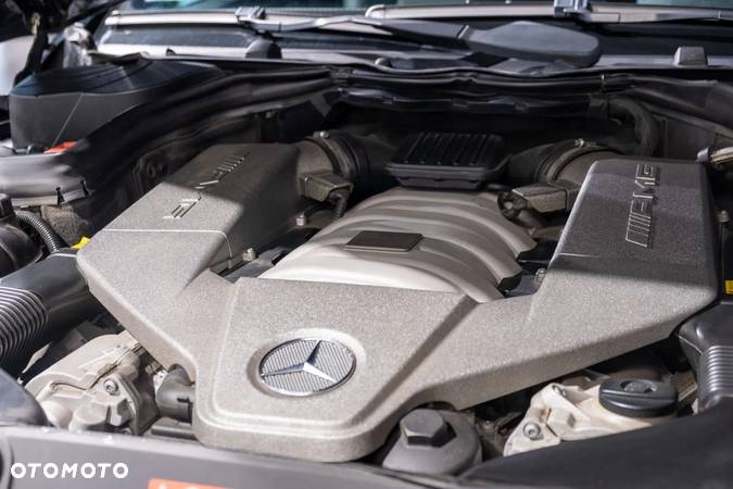 Mercedes-Benz Klasa C 63 AMG - 28