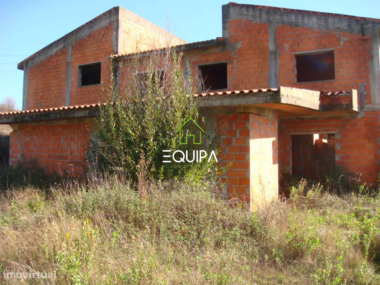 Moradia em construção, Tipologia T-5, na Freguesia de Sobreira, Conc - Grande imagem: 5/27