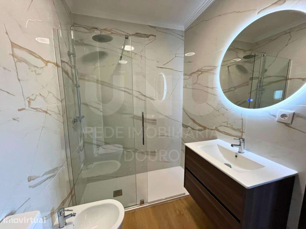 Apart. T2 Duplex Renovado | Oliveira do Douro, V.N. de Gaia-10
