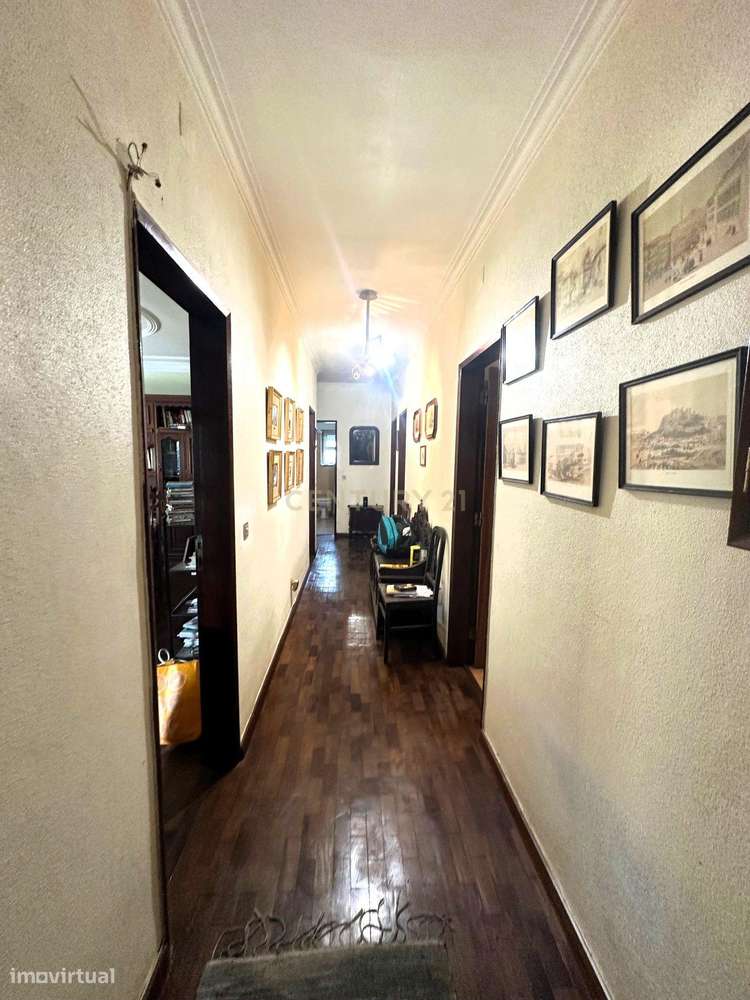 CAPARIDE-Moradia com 3 apartamentos independentes-20