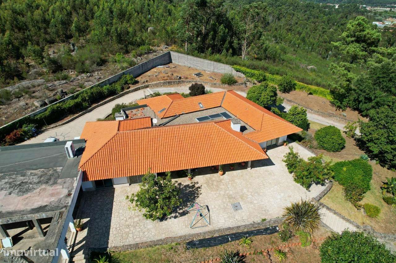 Moradia Térrea de 596m2 em Terreno de 10.000m2 | Paços de...-5