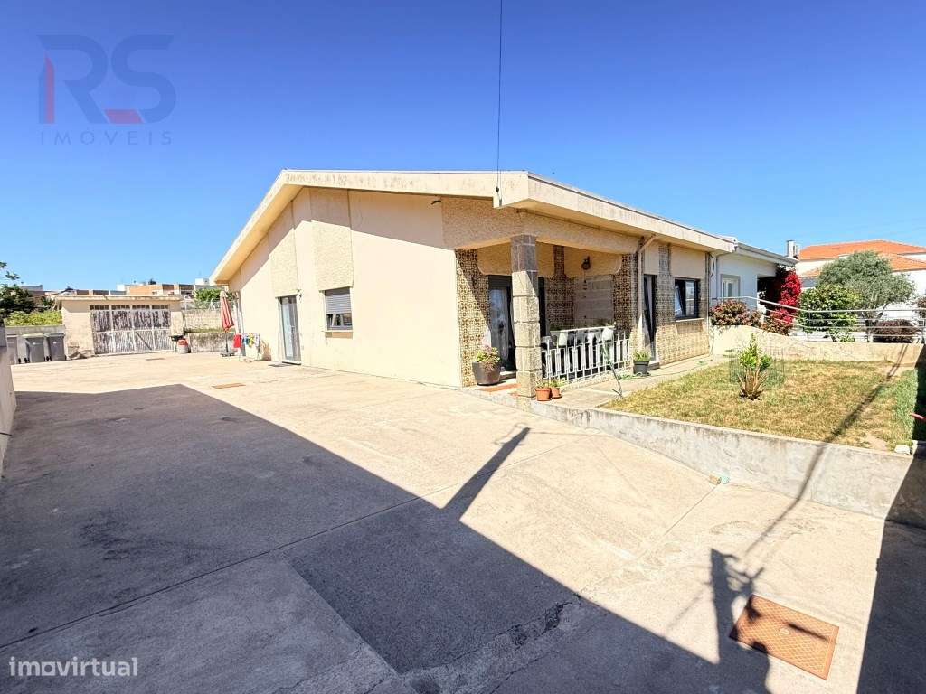 Moradia T3 Térrea no Castelo da Maia com Excelente Espaço Exterior-16