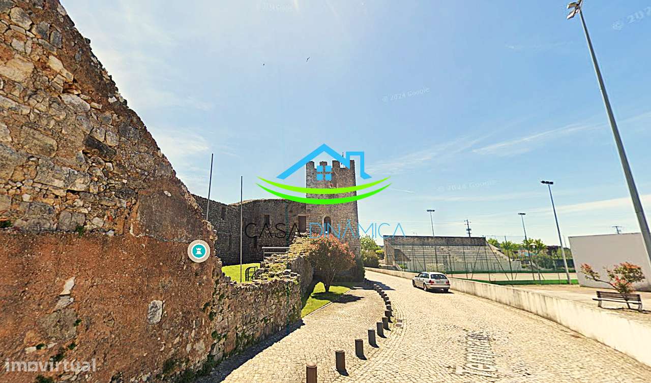 Apartamento T3 com sotão grande no centro de Soure-4