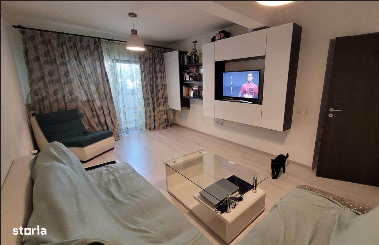 Ap 2 cam, mob utilat, parcare, Pacurari V Lup - Imagine principală: 2/8