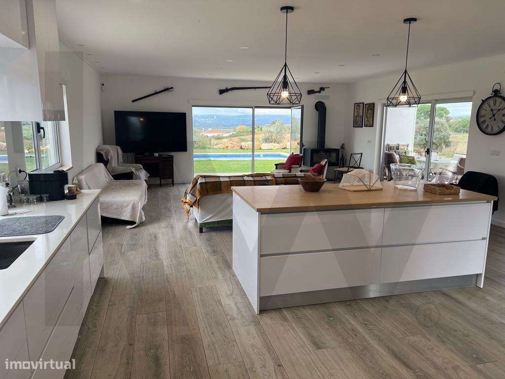 Venda moradiia T3 com terreno de 11.520m2, Isolada com piscina em A-20