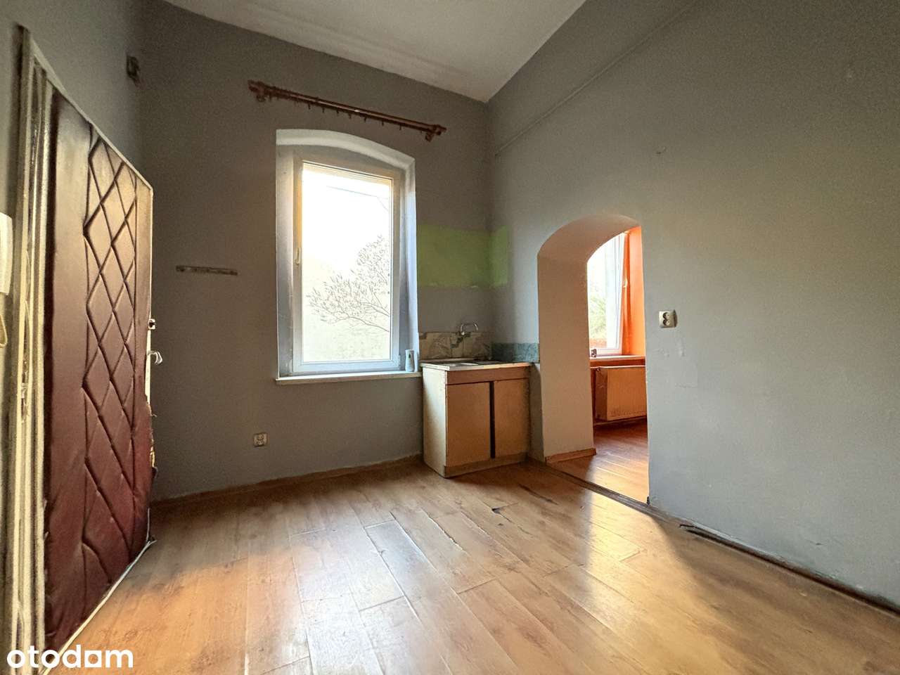 Kawalerka na parterze w KAMIENICY-6