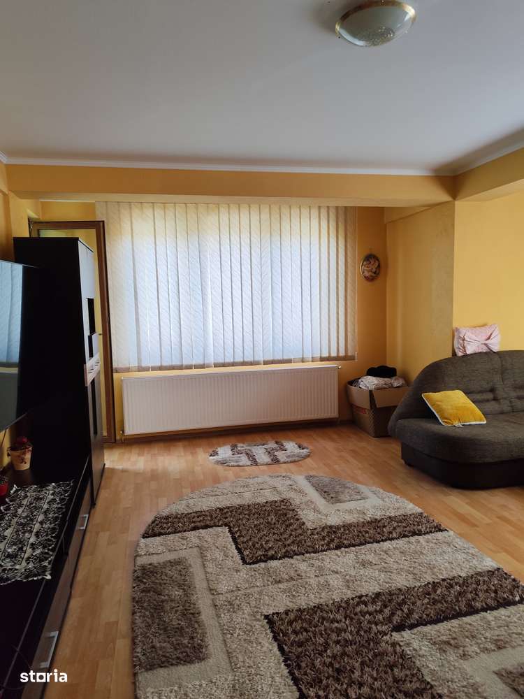Apartament 3 camere, etaj 1, Carpați 2-3