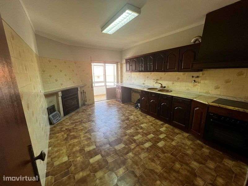 Apartamento espaçoso T3+1 em Belmonte - Grande imagem: 4/12