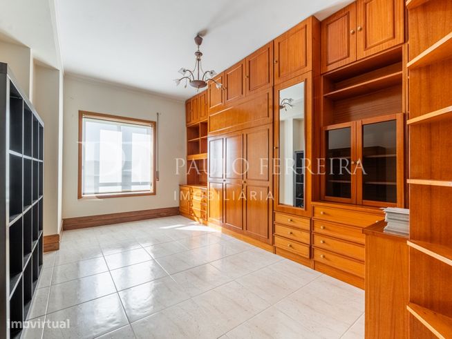 Apartamento T6 no centro de Famalicão-15