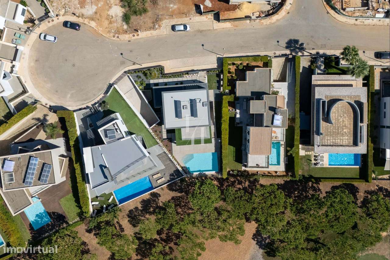 Moradia isolada T4+1 para venda em Vilamoura-23