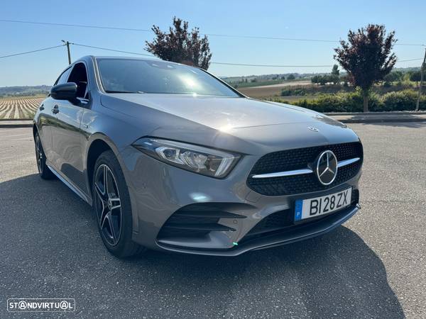 Mercedes-Benz A 250 e AMG Line - 1