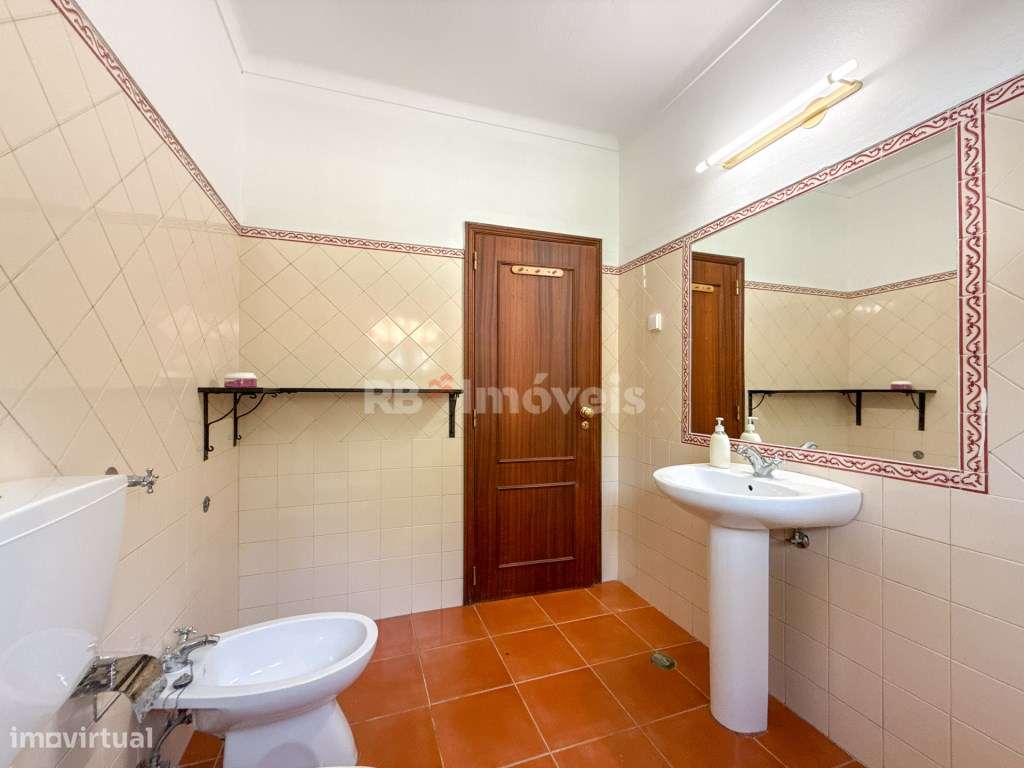 Moradia T3, c/ Jardim, Garagem e Zona de Estar Exterior - Castelo d...-51