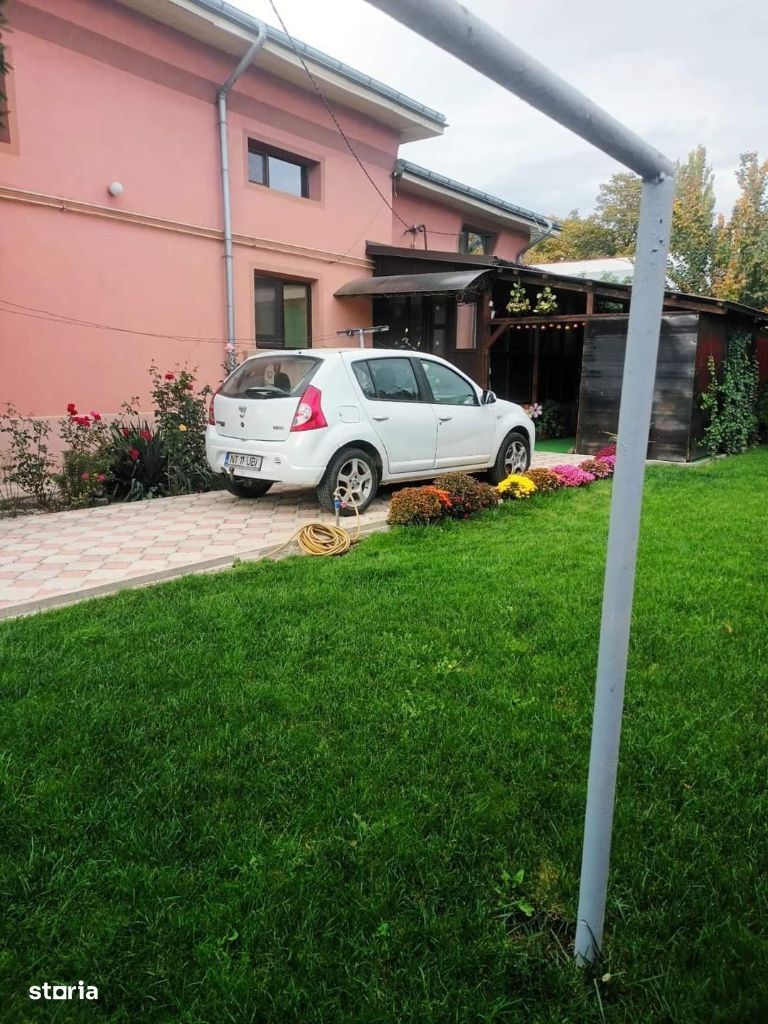 De vanzare vila in Roman 100000 euro