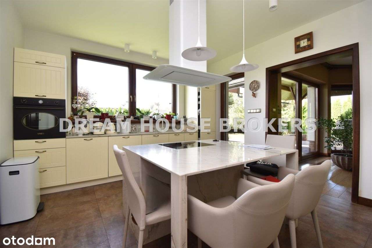 Dom-rezydencja na sprzedaż w Krościenku Wyżnym-15