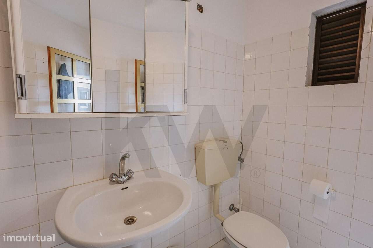 MORADIA  ESPAÇO EXTERIOR  E ZONA DE ESTACIONAMENTO PRIVATIVO-29