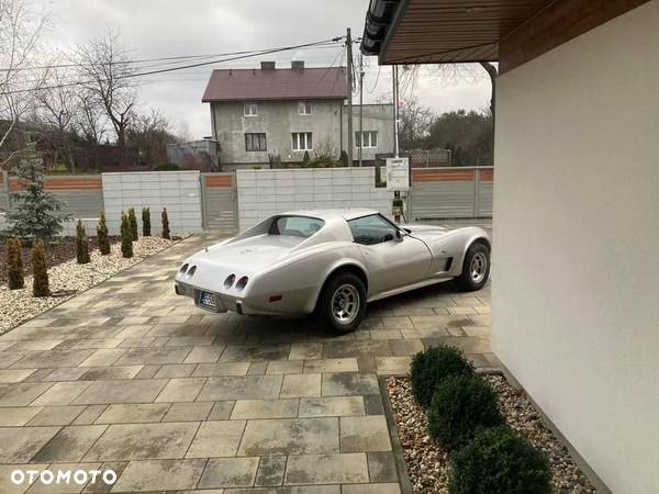 Chevrolet Corvette - 2