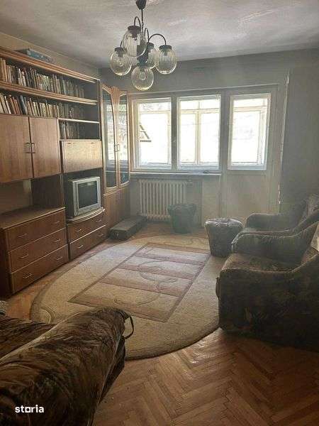 Vand apartament cu 2 camere in Vatra Dorneri - Imagine principală: 5/8