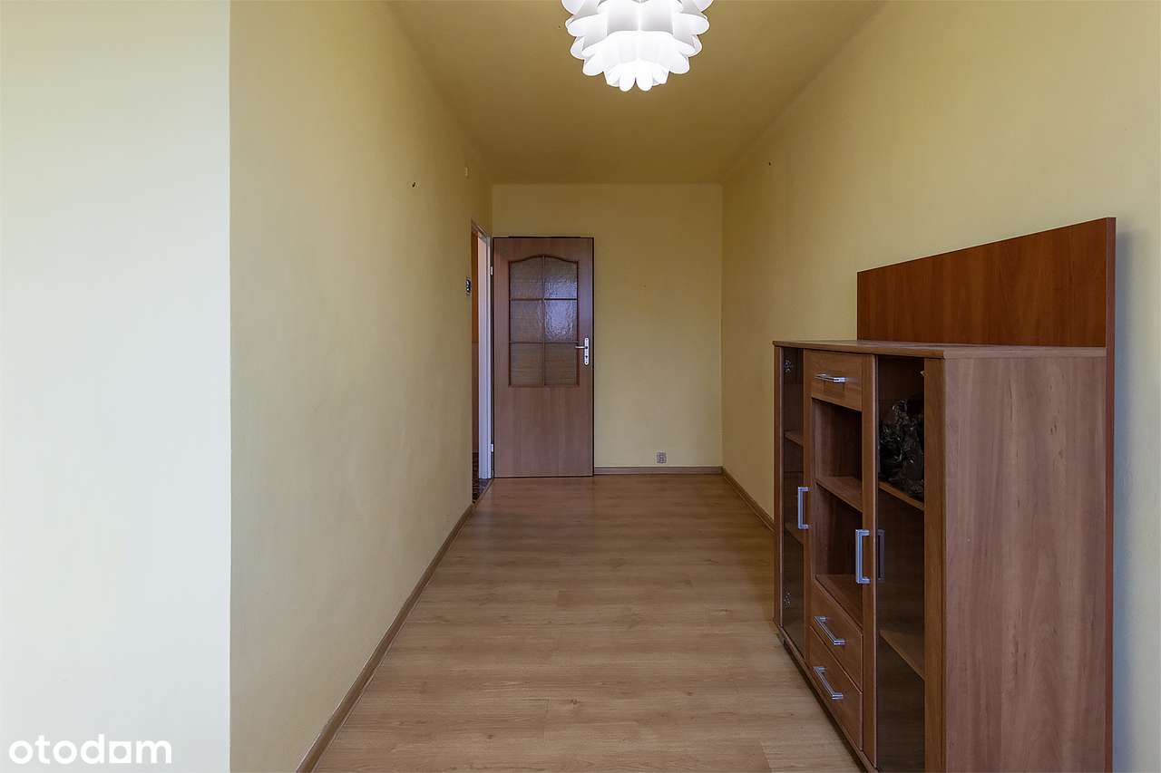 Ustawne 3 pokoje z dużym balkonem! Atrakcyjna cena!-4