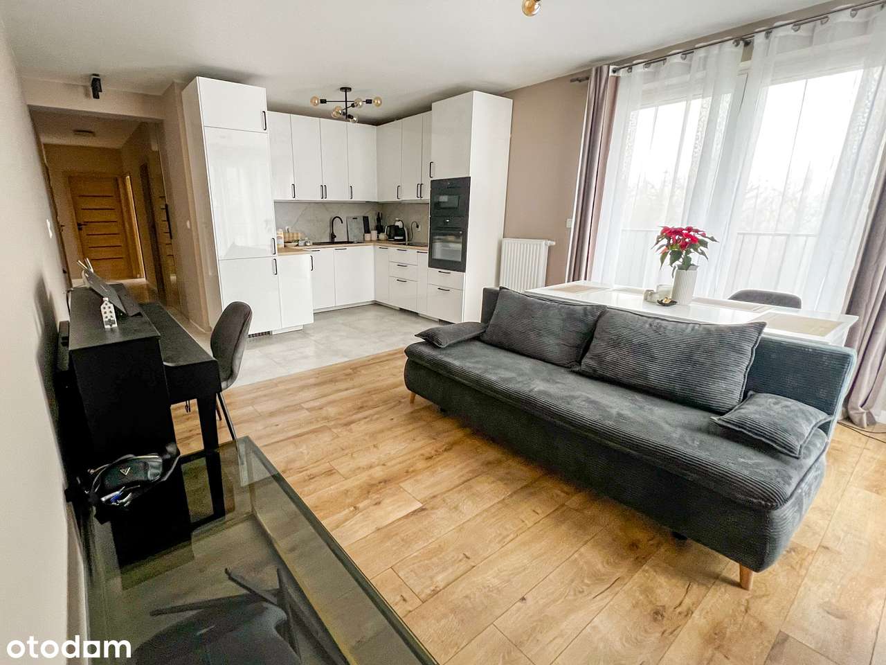 4-pokojowe | Czerwone Maki | 72,77 m² | 2 miejsca postojowe-0