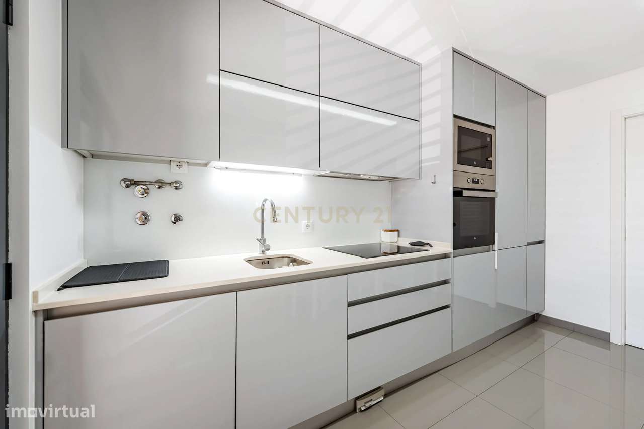 Excelente Apartamento T3+1 Duplex na Quinta da Fábrica, Vale de Milhaç-12