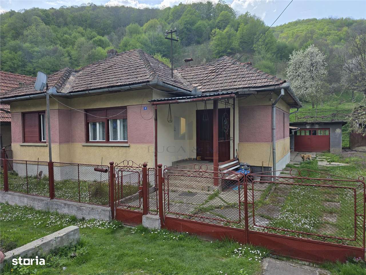 Casa cu teren generos in zona turistica Nadrag Timis-1