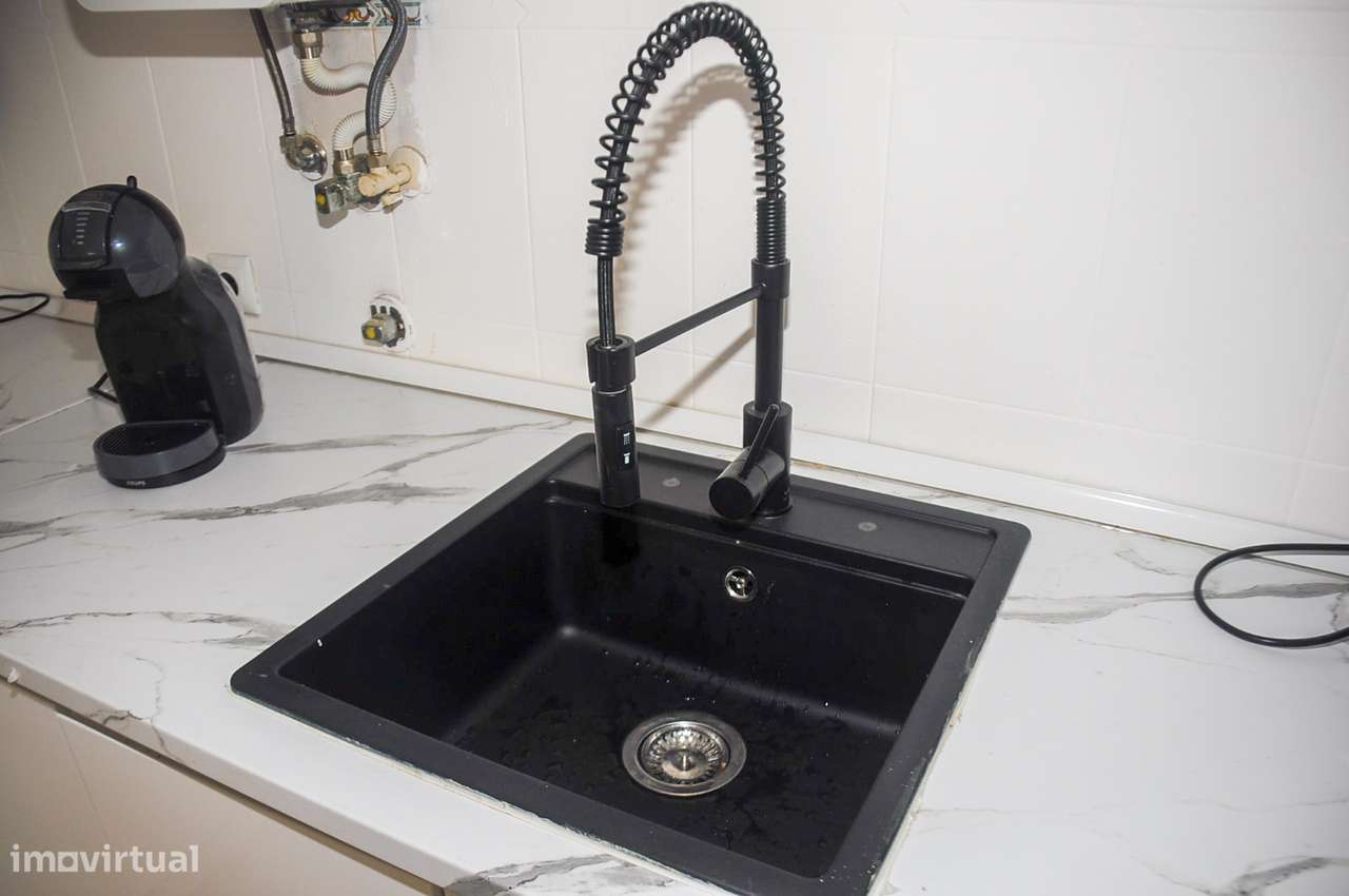 Moradia isolada de 6 assoalhadas com garagem - Zona tranquila-4