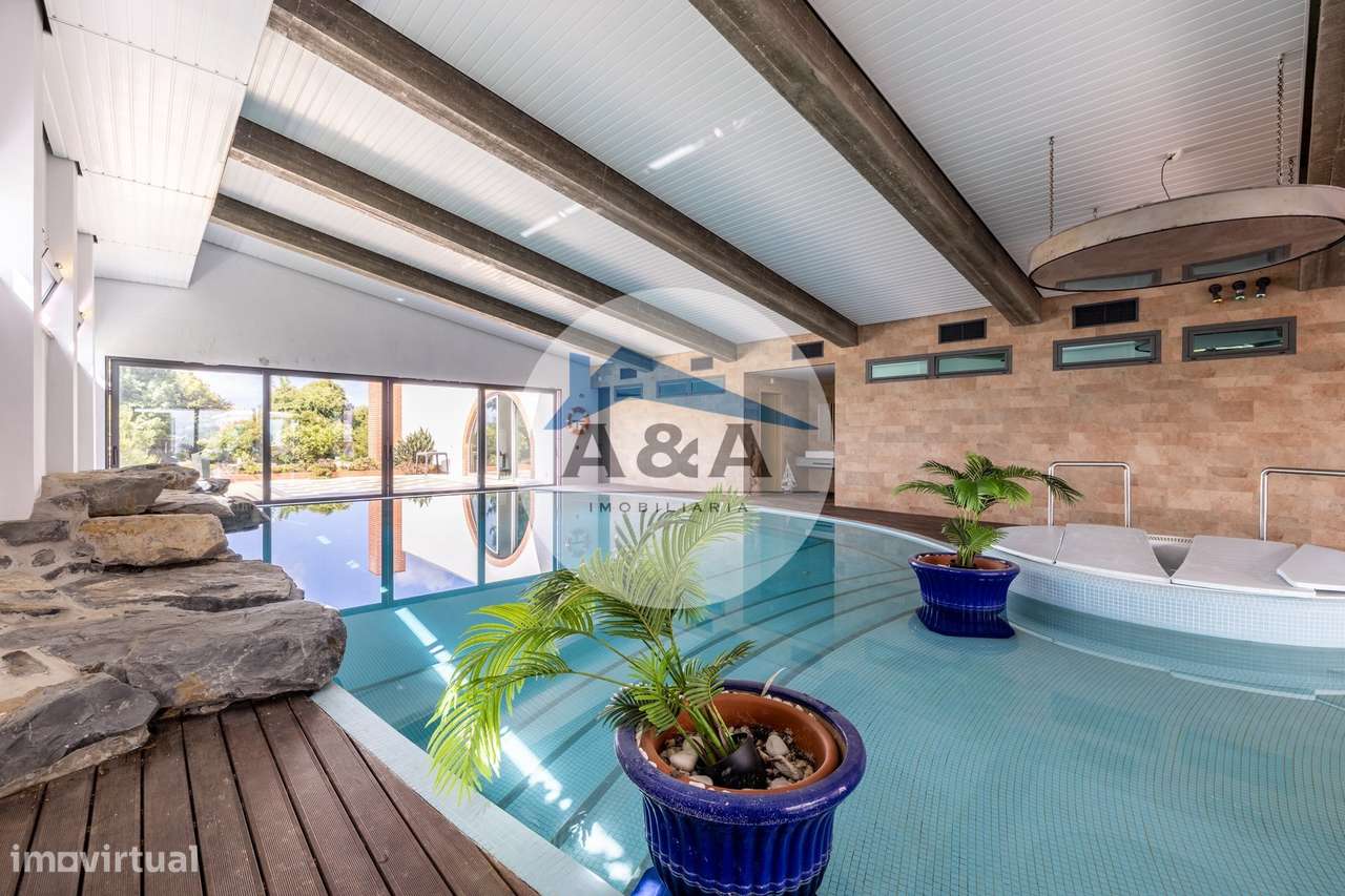 Exclusiva Propriedade de Luxo com Áreas Generosas e Próxima das Praias-49