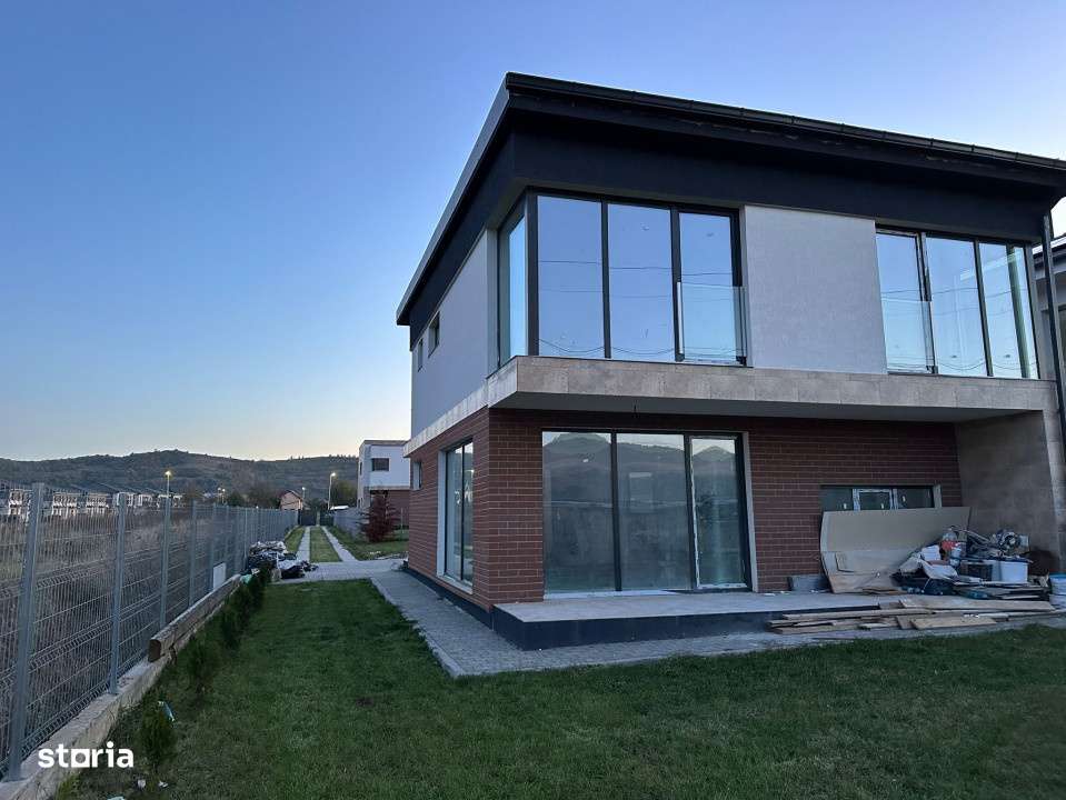 Casa Individuala 191mp  construiti , 725mp teren - Imagine principală: 2/16