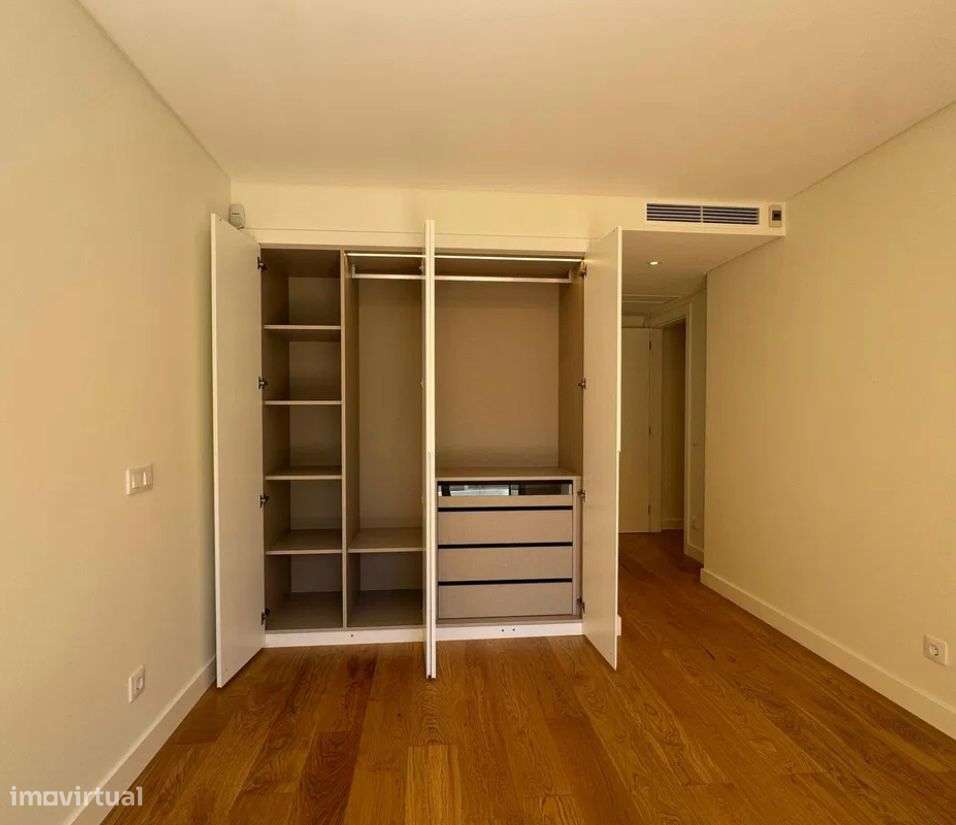 Apartamento T2 Novo a Estrear | Vista Rio Tejo | Luxo e Conforto - Grande imagem: 4/10