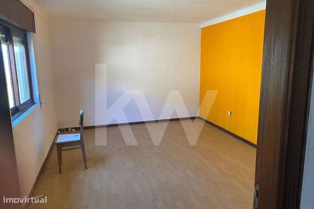 Moradia para remodelação em Resende com árvores de fruto e vistas para - Grande imagem: 2/54
