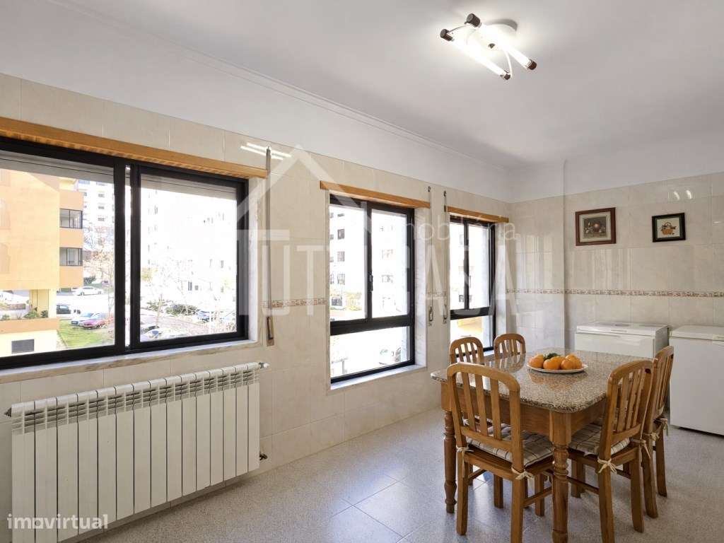 Excelente Apartamento T3 amplo, com varanda e garagem - Grande imagem: 2/34