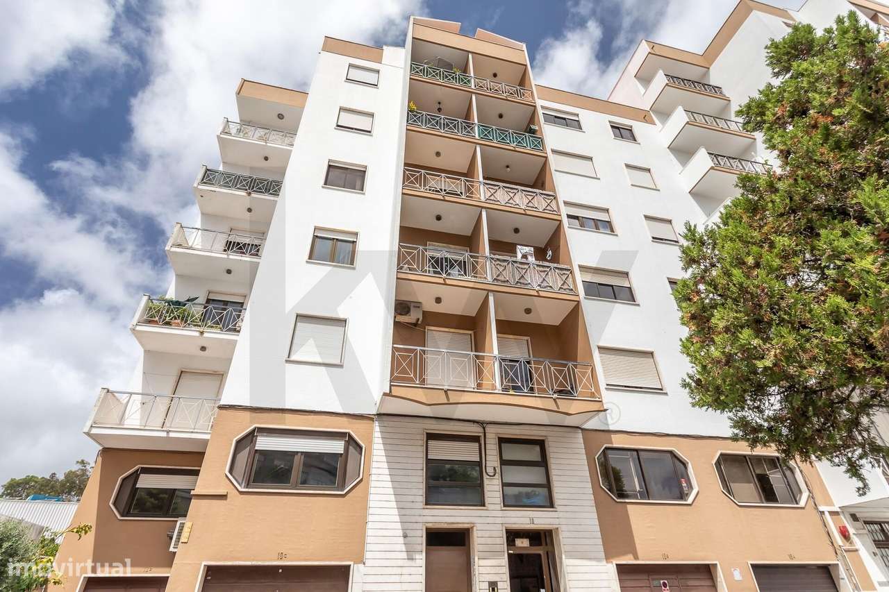 Apartamento T2 em Carnaxide - ONDE A PERSONALIDADE E O REQUINTE SE SEN-26